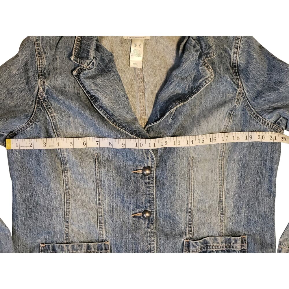 Crazy Horse by Liz Claiborne Faded Denim Jacket With Metal accents Womens XL EUC - Picture 4 of 9